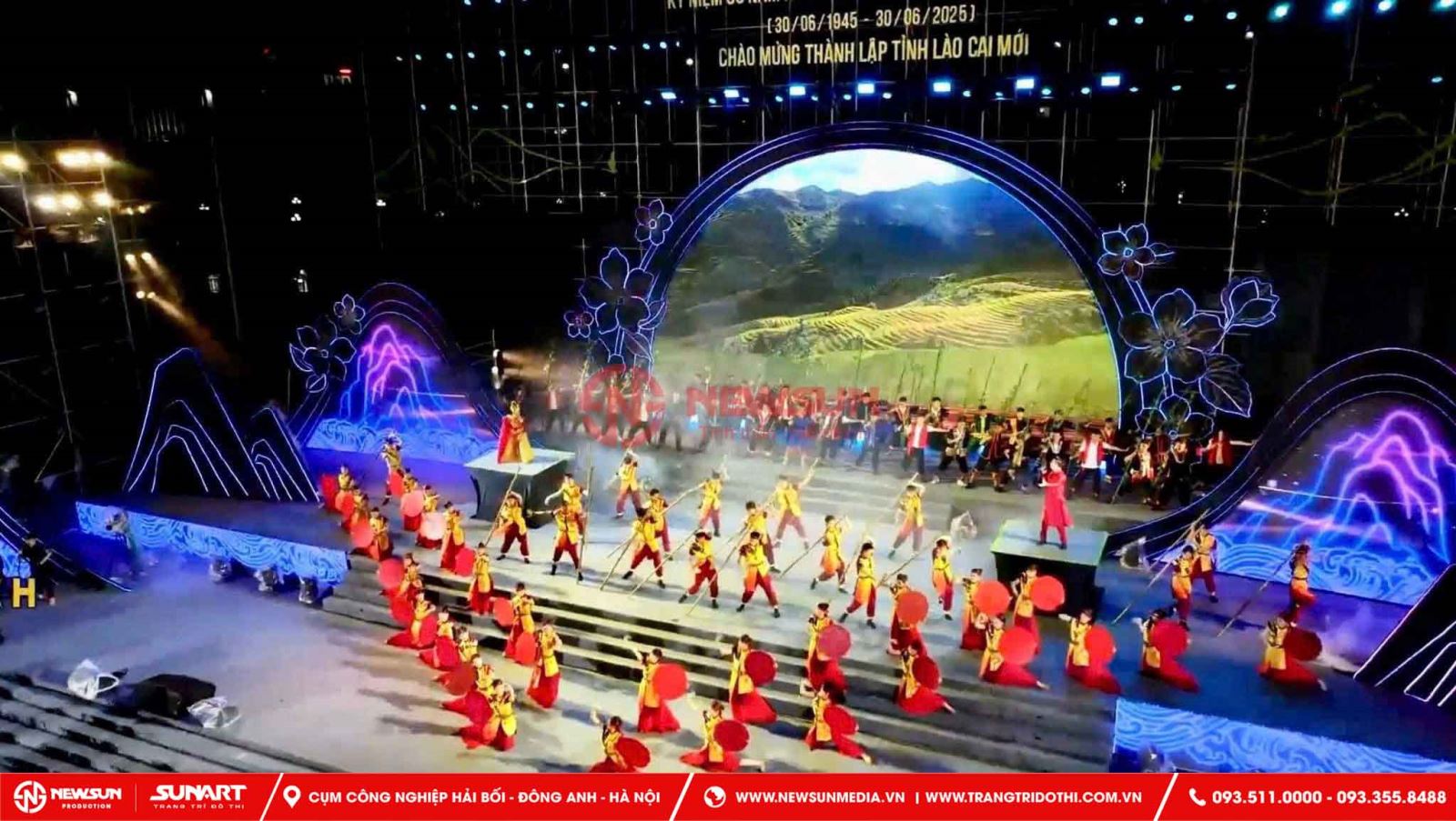 Thi Công Sân Khấu Chào Mừng Thành Lập Tỉnh Lào Cai Mới